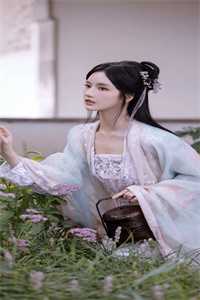 暑假兼职，闺蜜骗我去当高级教师精品阅读