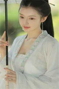 与君相离别，不知几经年是什么名字