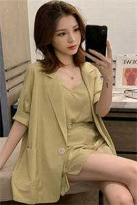 替闺蜜把她儿子养大成才后，她却疯了精彩剧情免费阅读番外