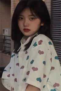 穿成炮灰女主后，引诱了疯批暴君结局