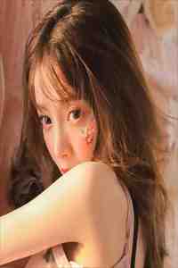 你敢断她财路？她背后有地下大佬！小说